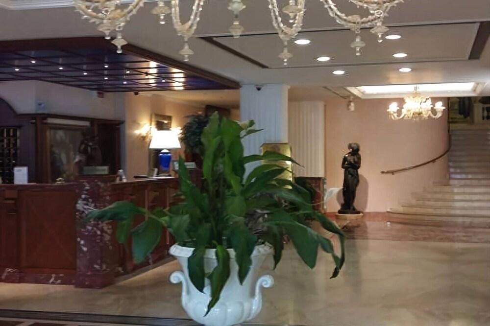 פומזיה Hotel Principe מראה חיצוני תמונה