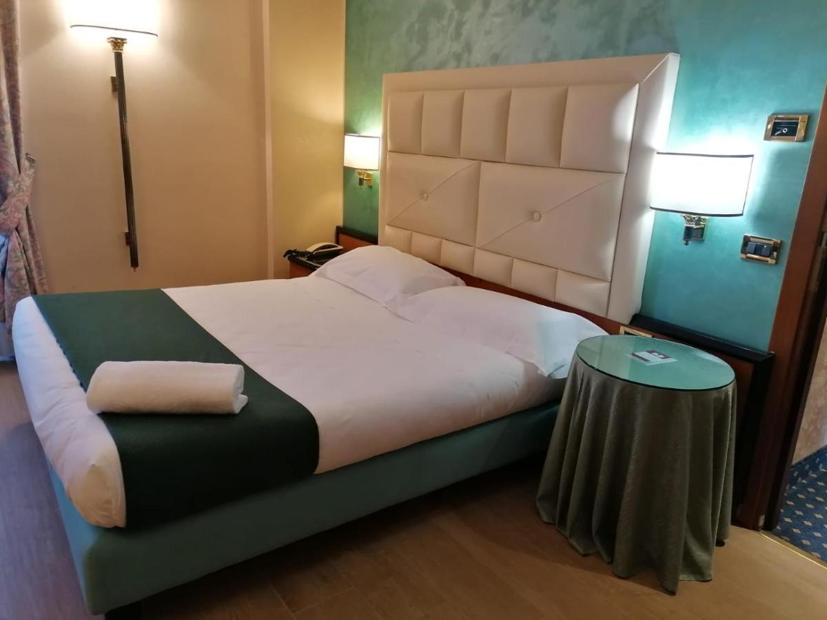 פומזיה Hotel Principe מראה חיצוני תמונה