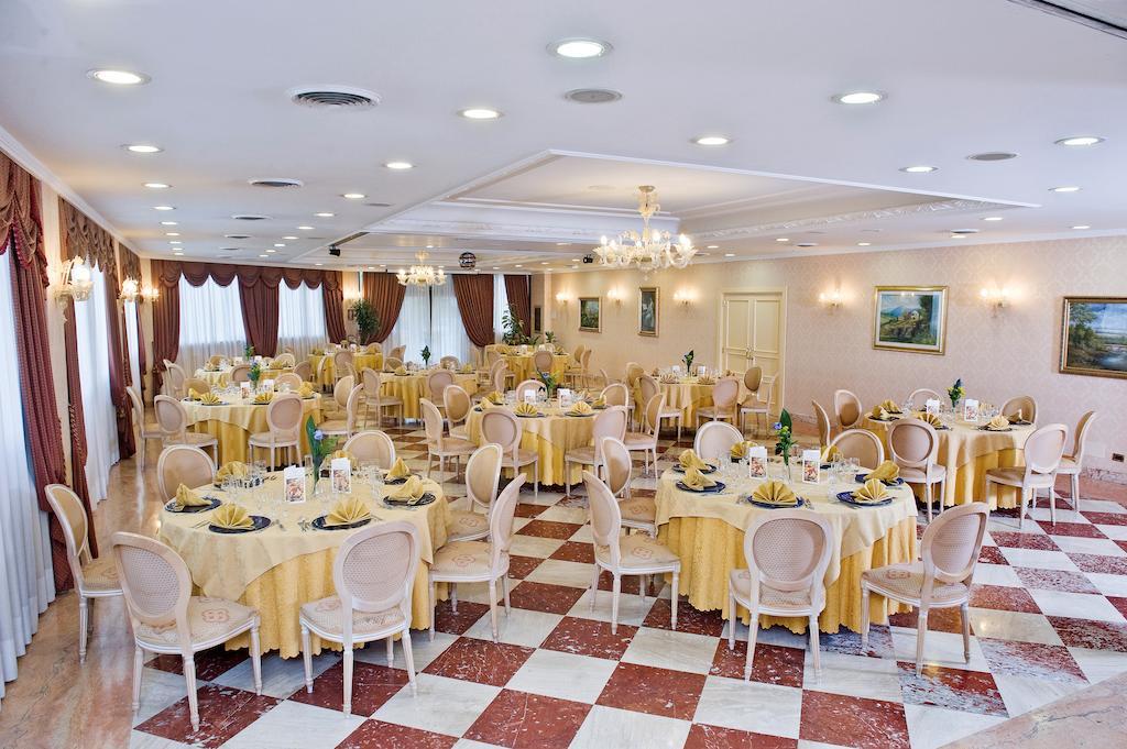 פומזיה Hotel Principe מראה חיצוני תמונה