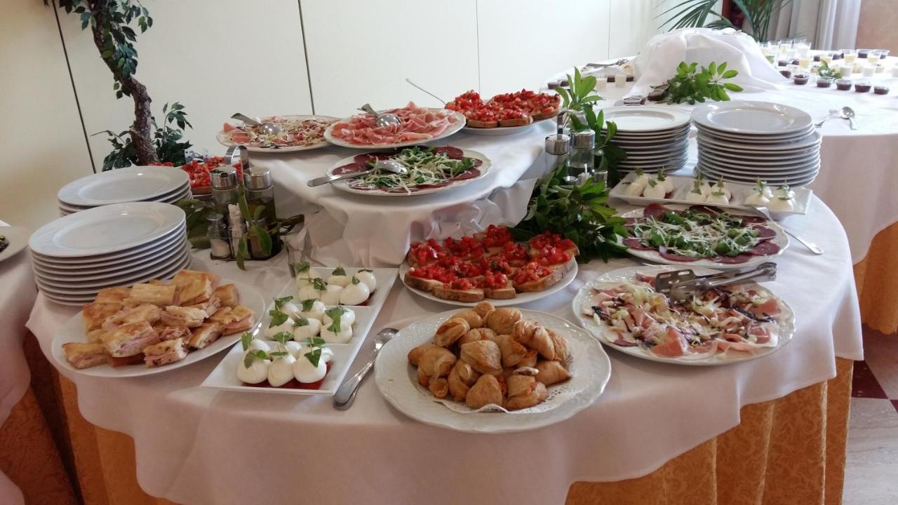פומזיה Hotel Principe מראה חיצוני תמונה