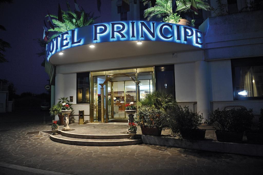 פומזיה Hotel Principe מראה חיצוני תמונה